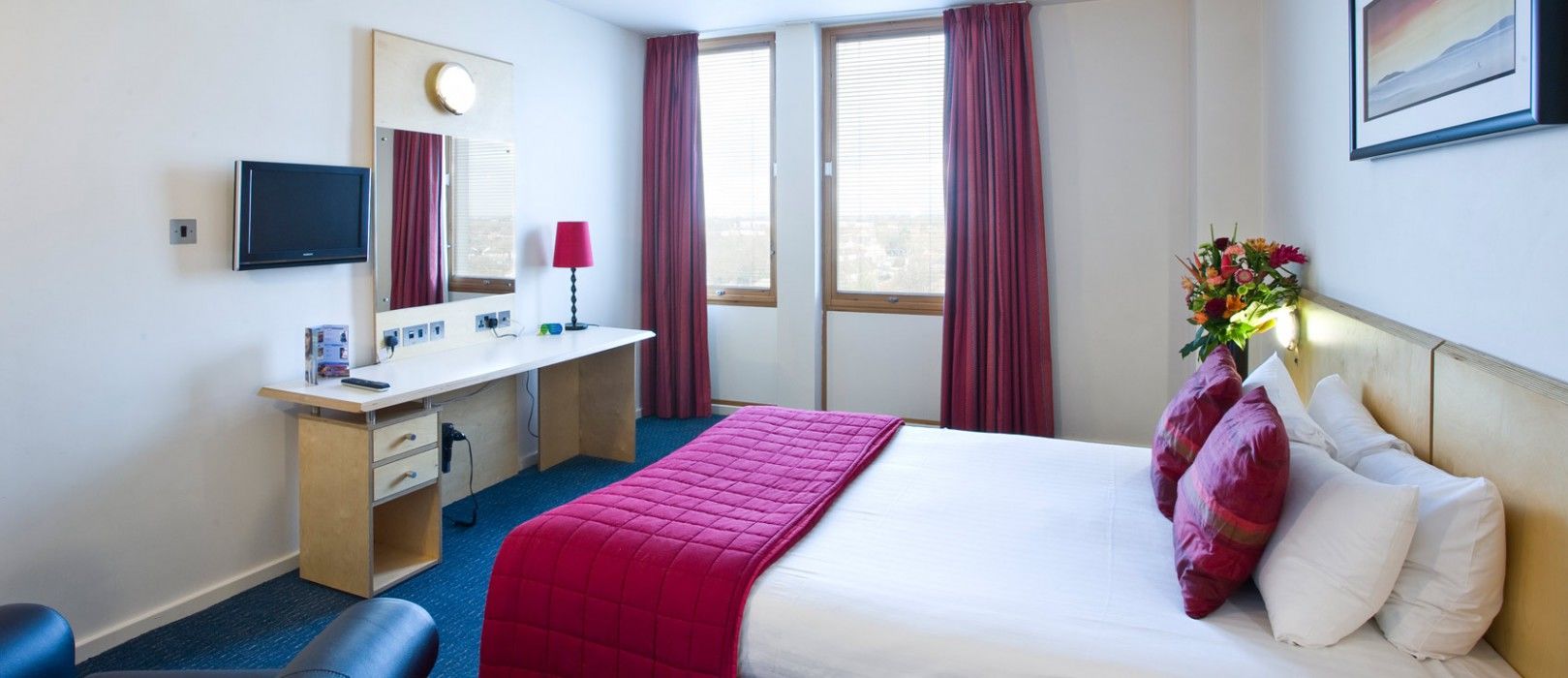 St Giles Heathrow - A St Giles Hotel Feltham Exterior photo